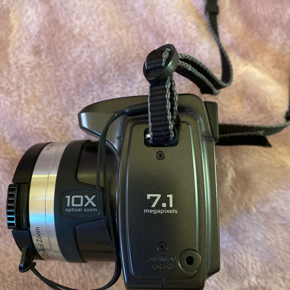 Kodak EasyShare ZD710 Digital Camera 7.1 Megapixel - Picture 4 of 6